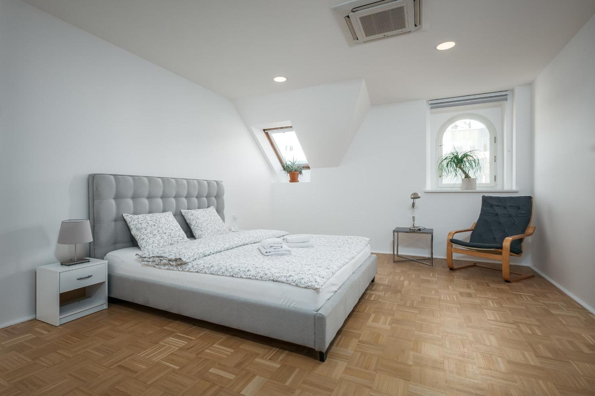 Dot 3 Bdr Apartment With Tyn Cathedral View & Ac Praha Exteriér fotografie