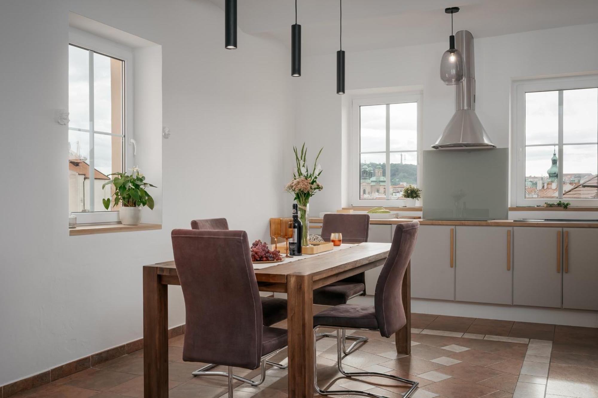 Dot 3 Bdr Apartment With Tyn Cathedral View & Ac Praha Exteriér fotografie